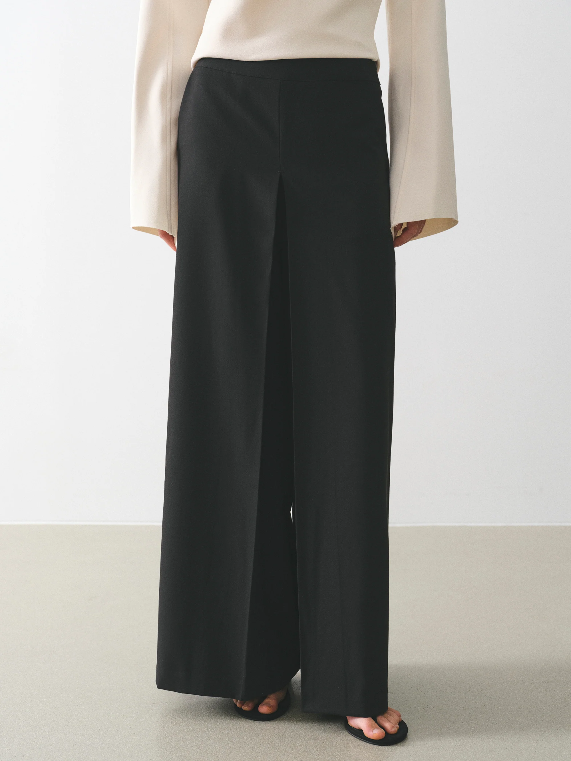 Box-Pleat Wide Trousers, Black