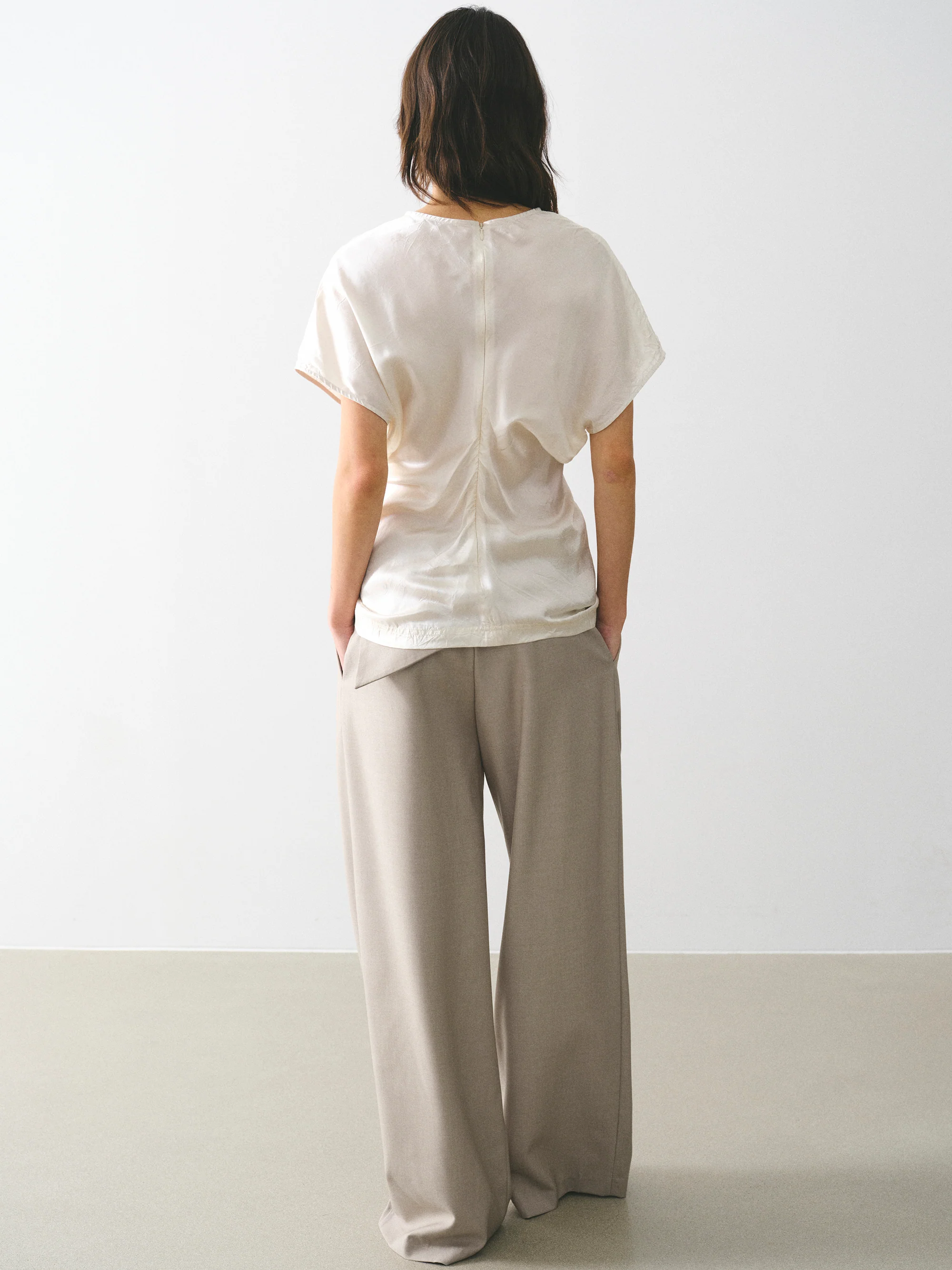 Caliga Slouch Waist Satin Top, Ivory - Image 4