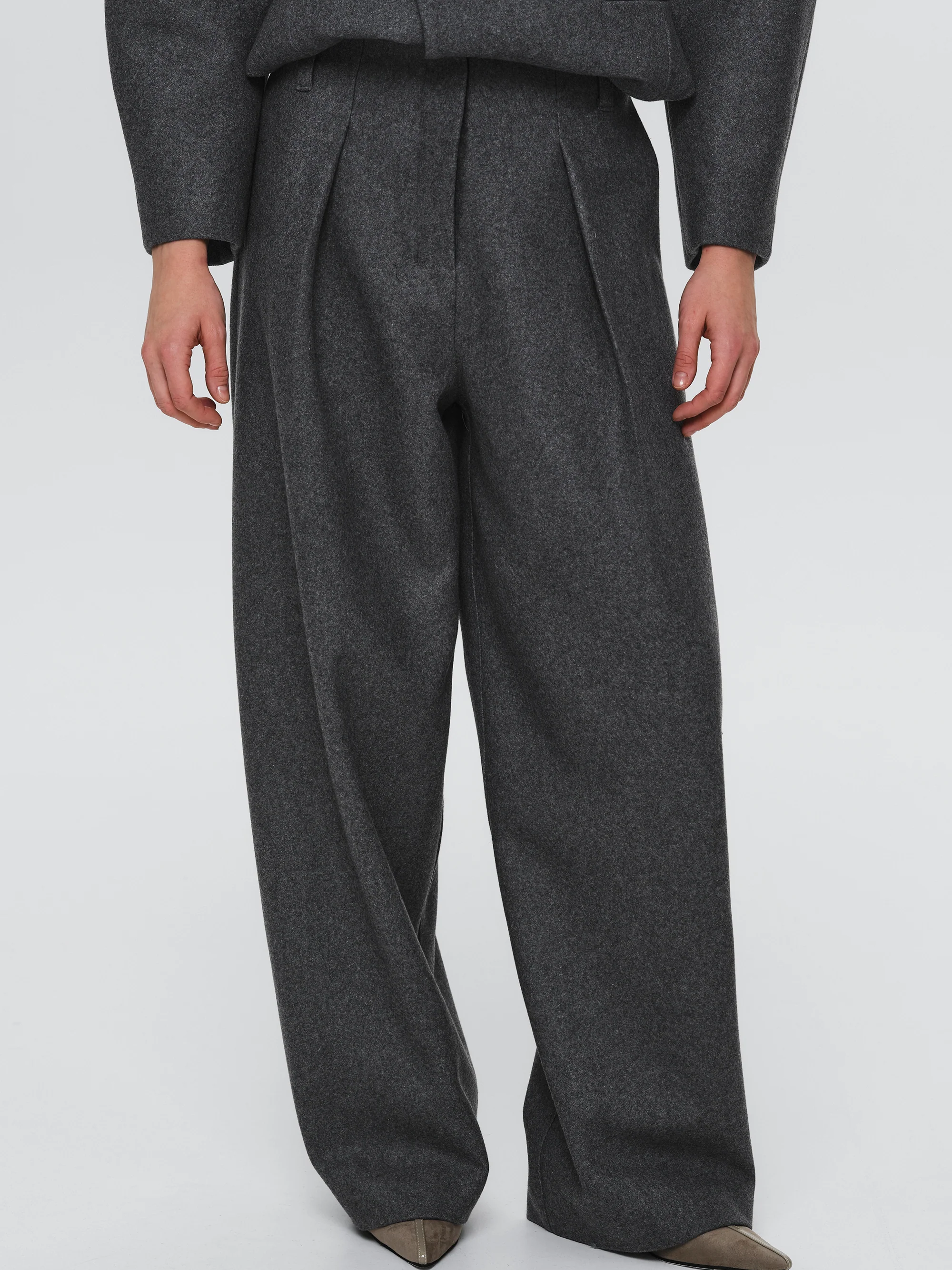 Curved Wool Felt Trousers, Charcoal