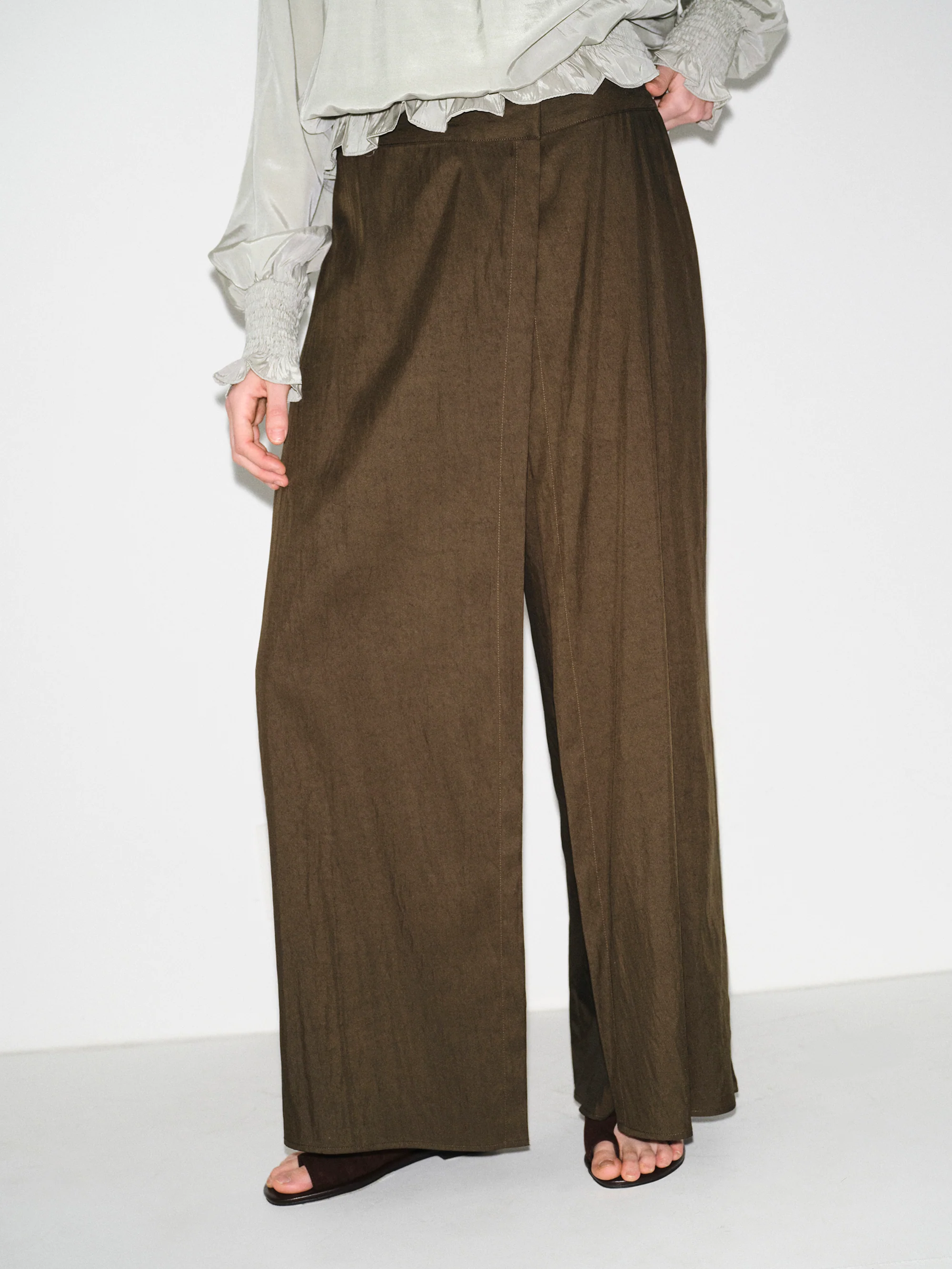 Double-Layer Crinkled Trousers, Brown