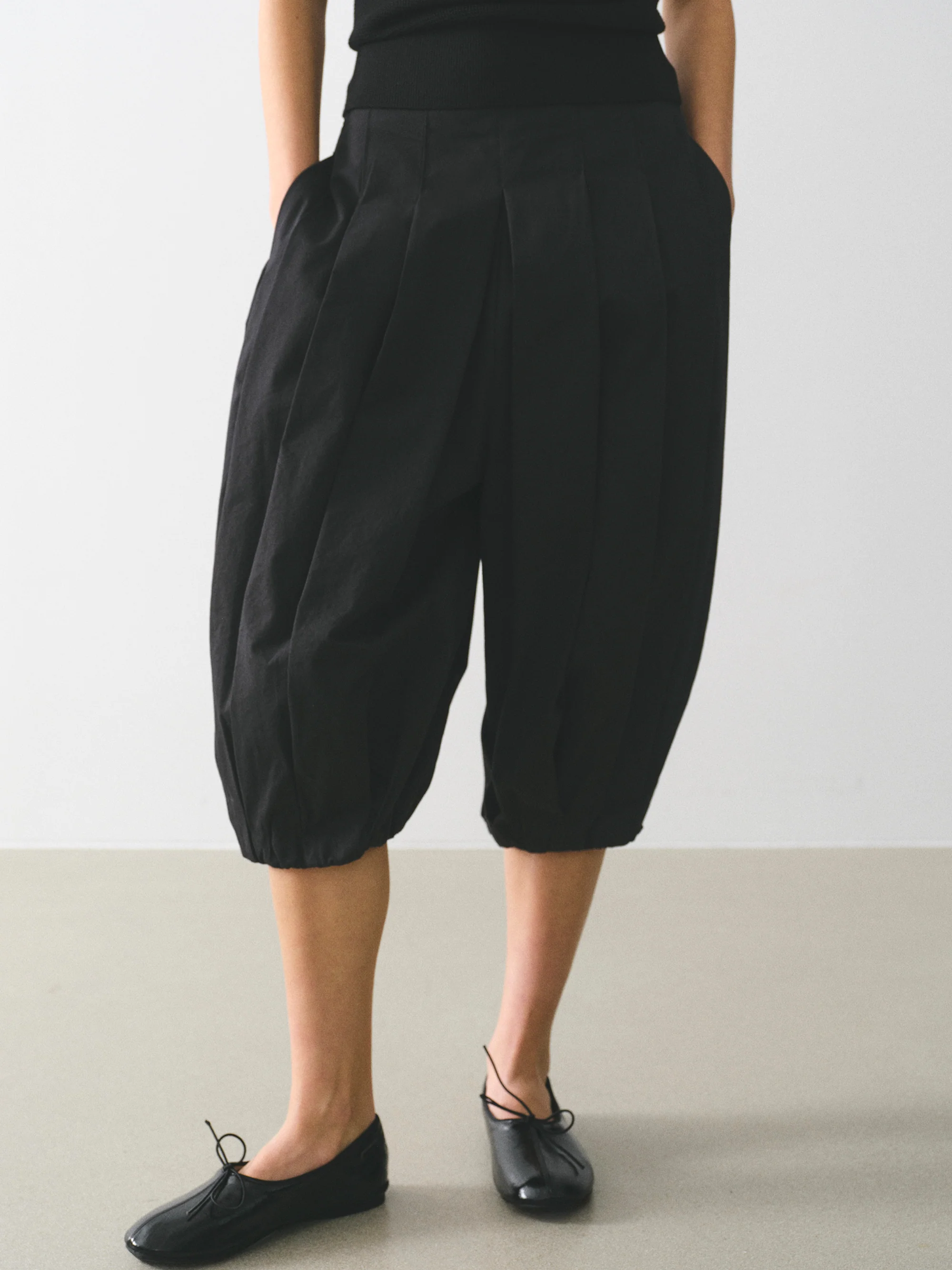 Gathered Capri Pants, Black - Image 4
