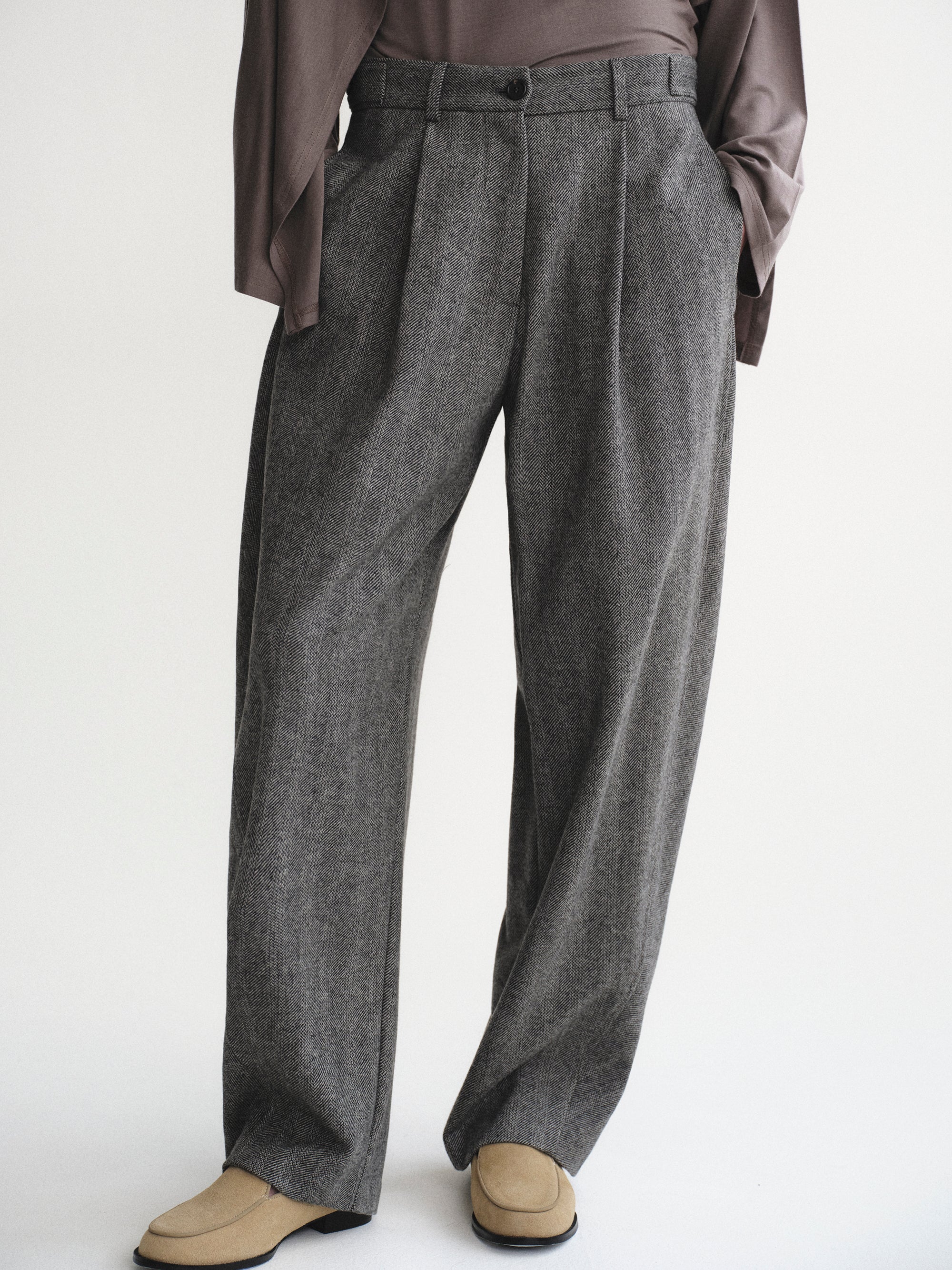 Herringbone Tuck Trousers, Charcoal