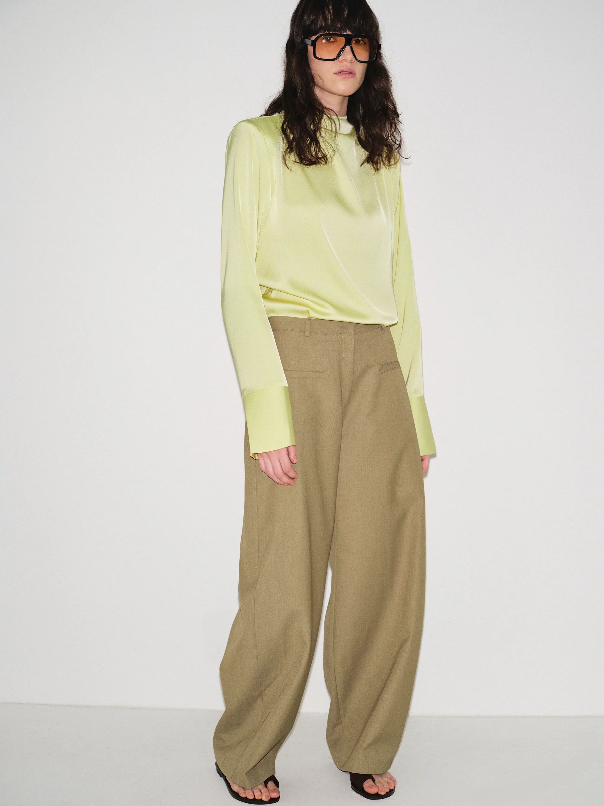 Mesa Front Welt Pocket Trousers, Beige - Image 3