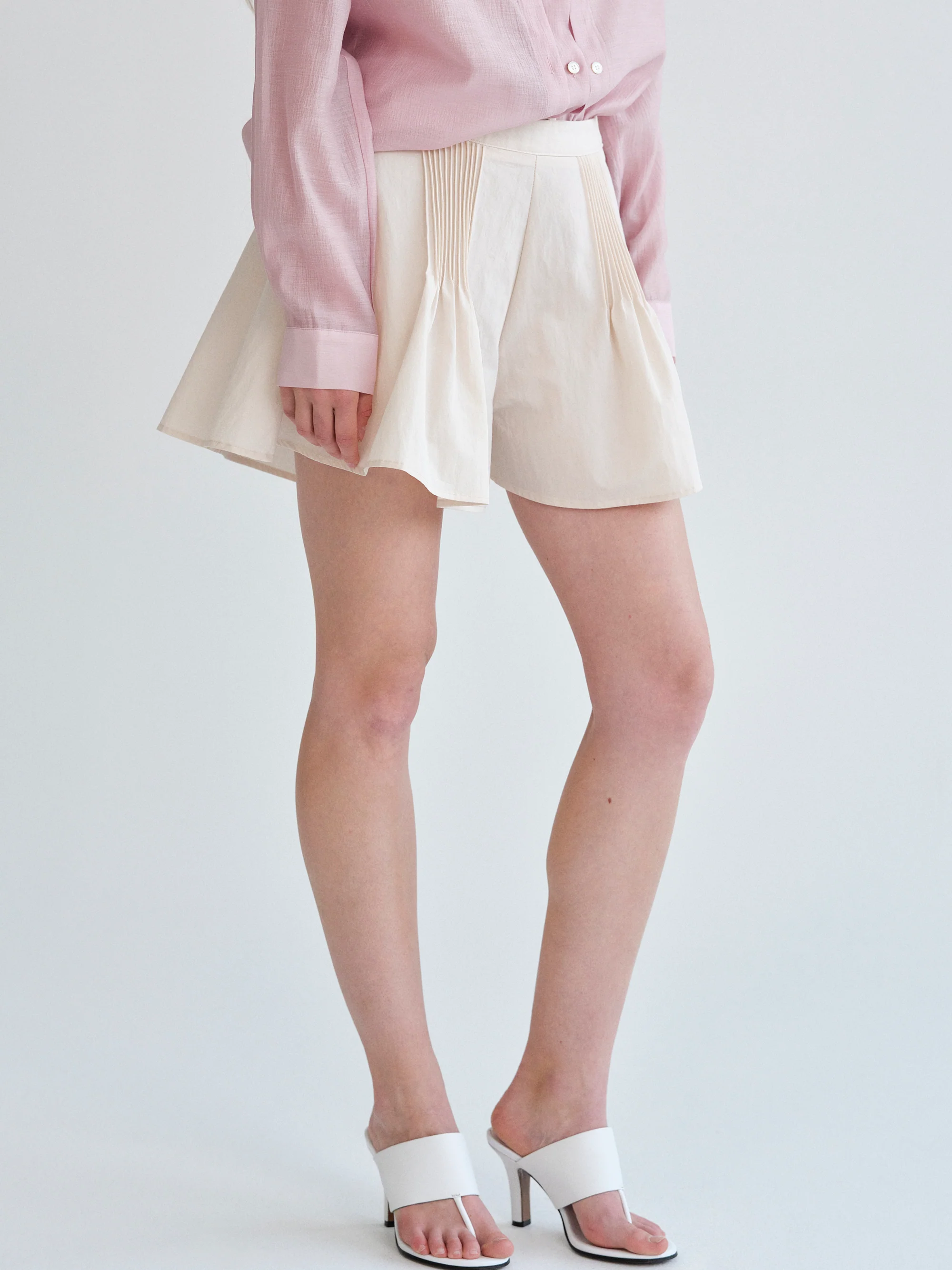 Pleat Balloon Shorts, Ivory - Image 3