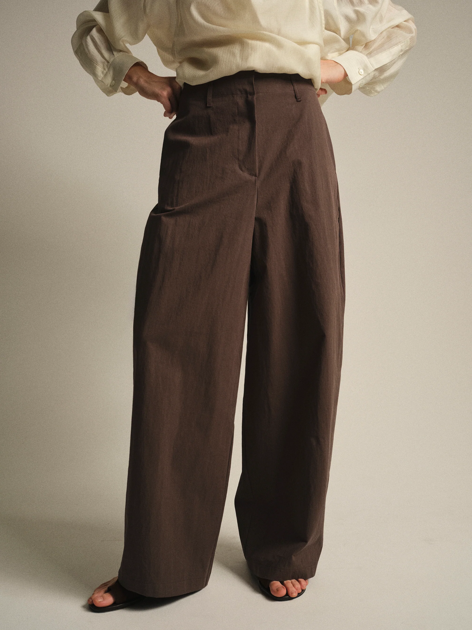 Relaxed Barrel-Leg Trousers, Brown