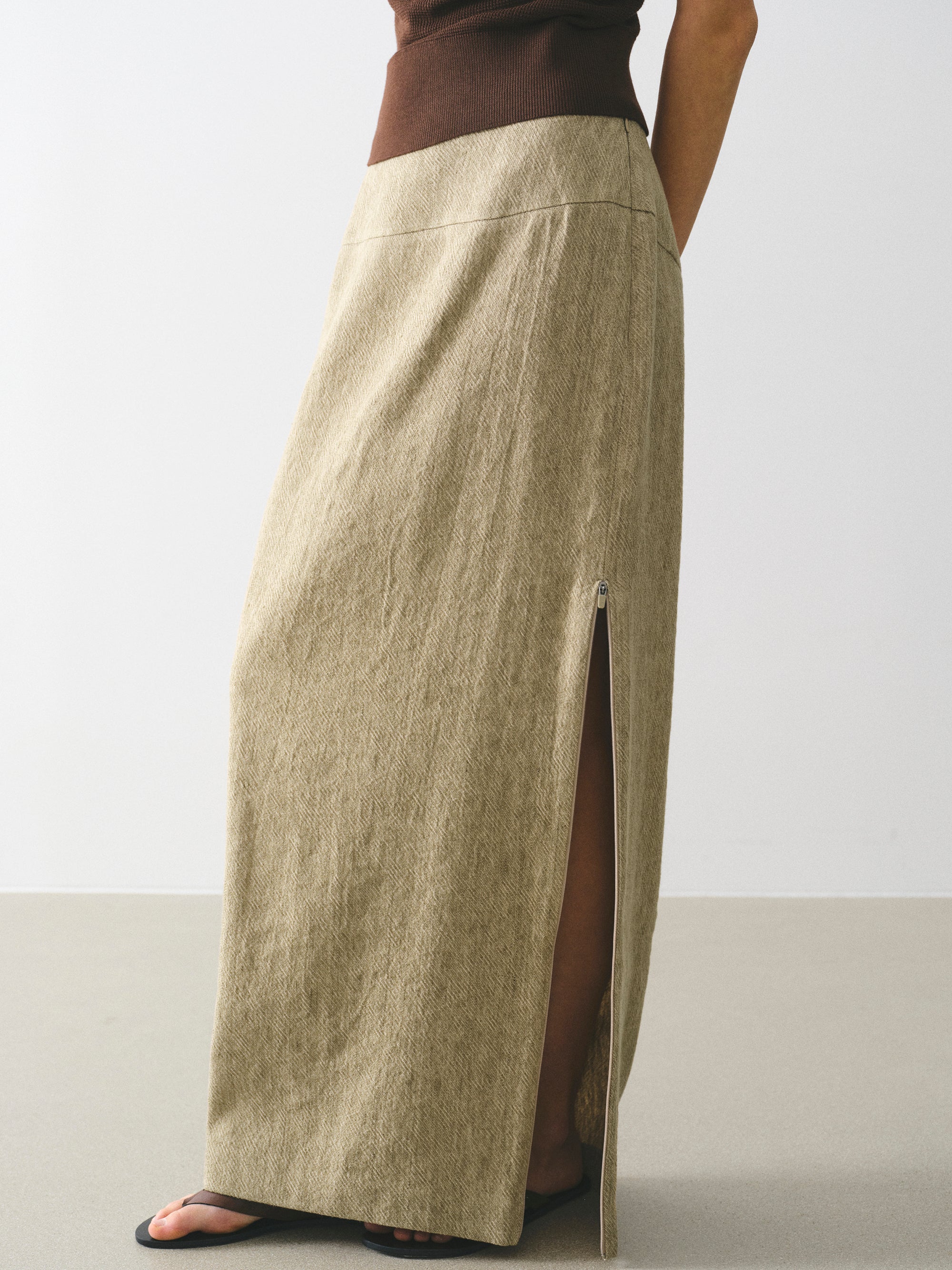 Side-Slit Linen-Blend Skirt, Beige - Image 3