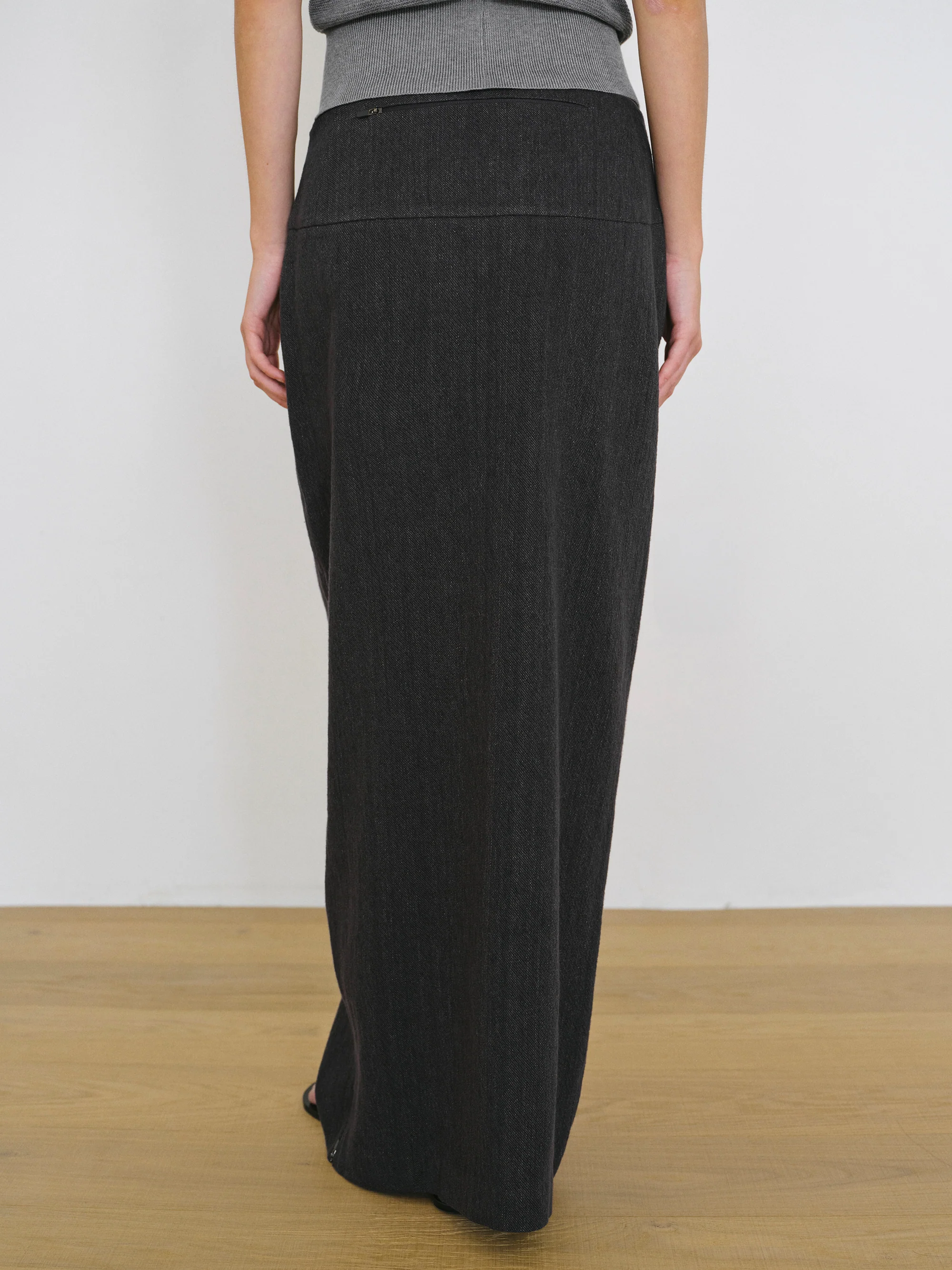 Side-Slit Linen-Blend Skirt, Charcoal - Image 6