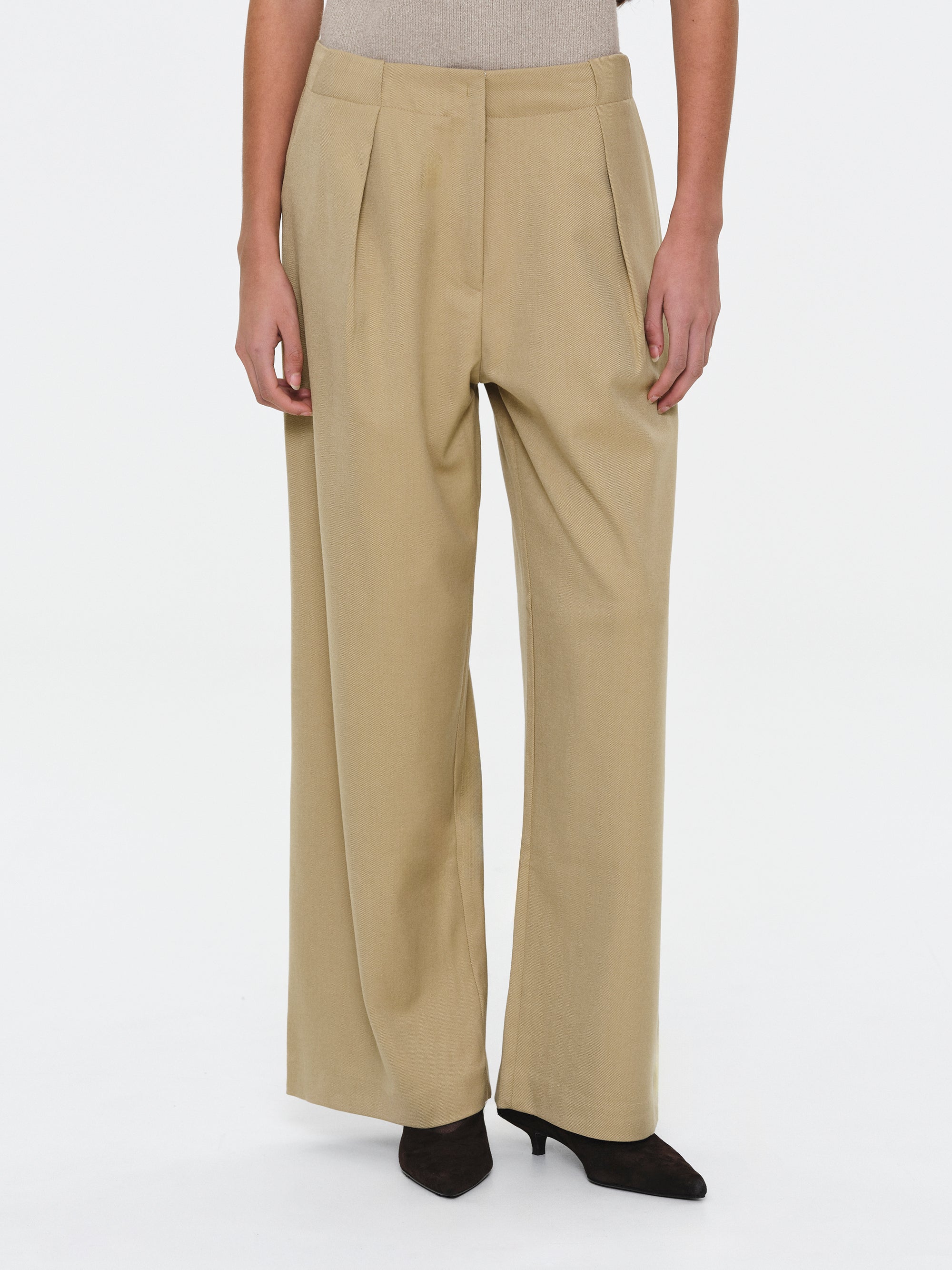 Single Pleated Trousers, Beige