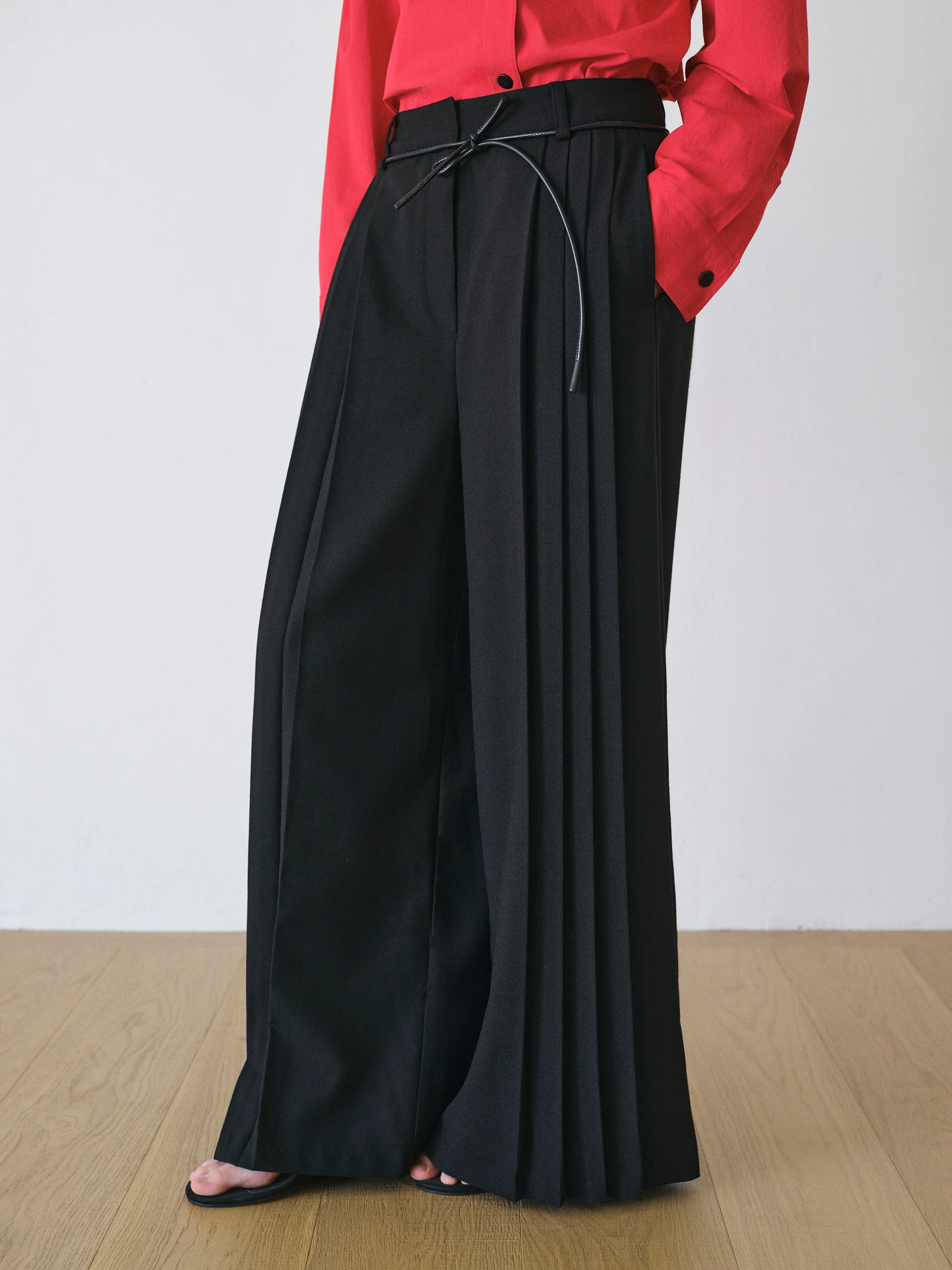 Tie-Belt Pleated Trousers, Black