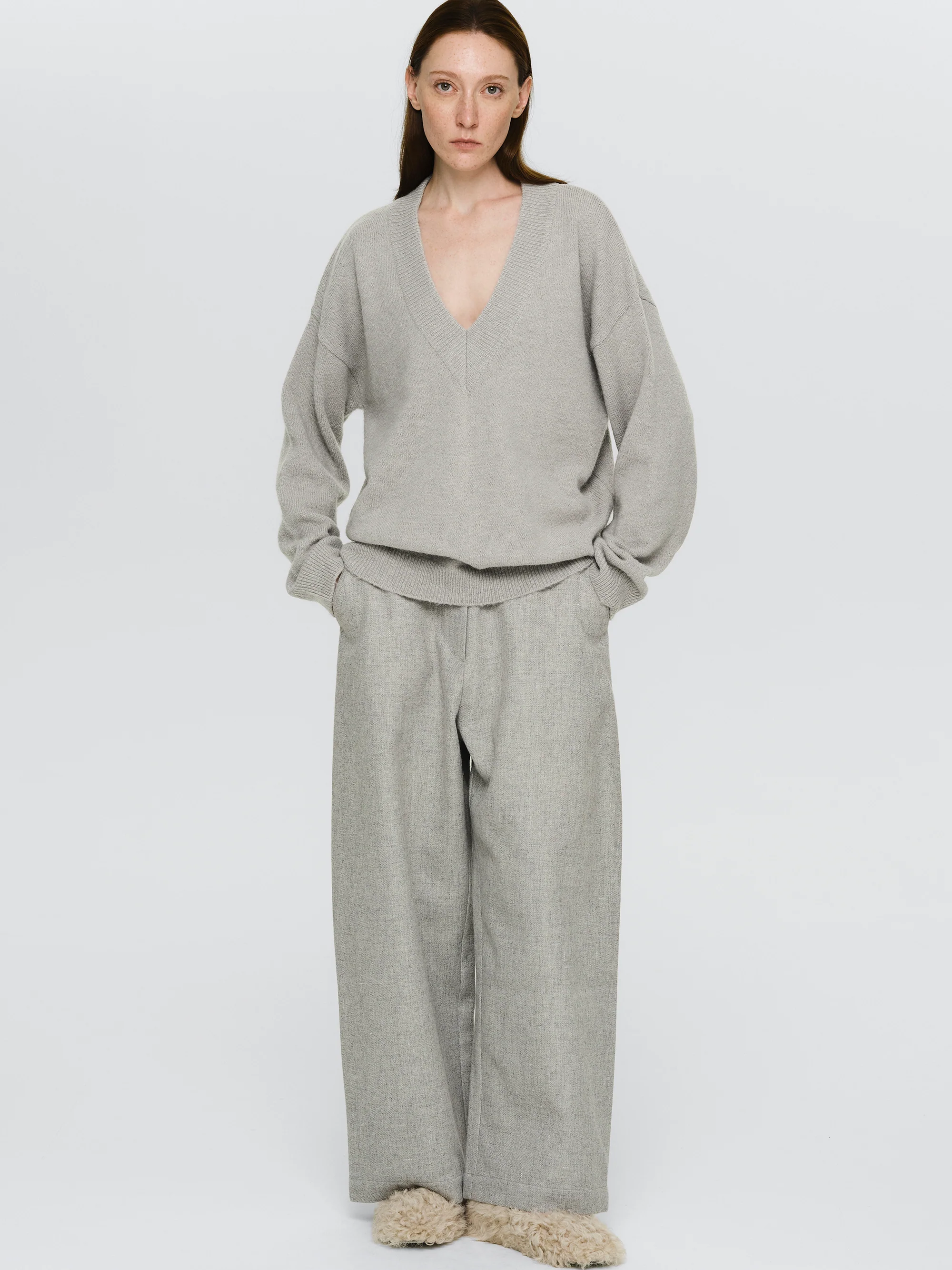 V-Neck Pullover, Grey