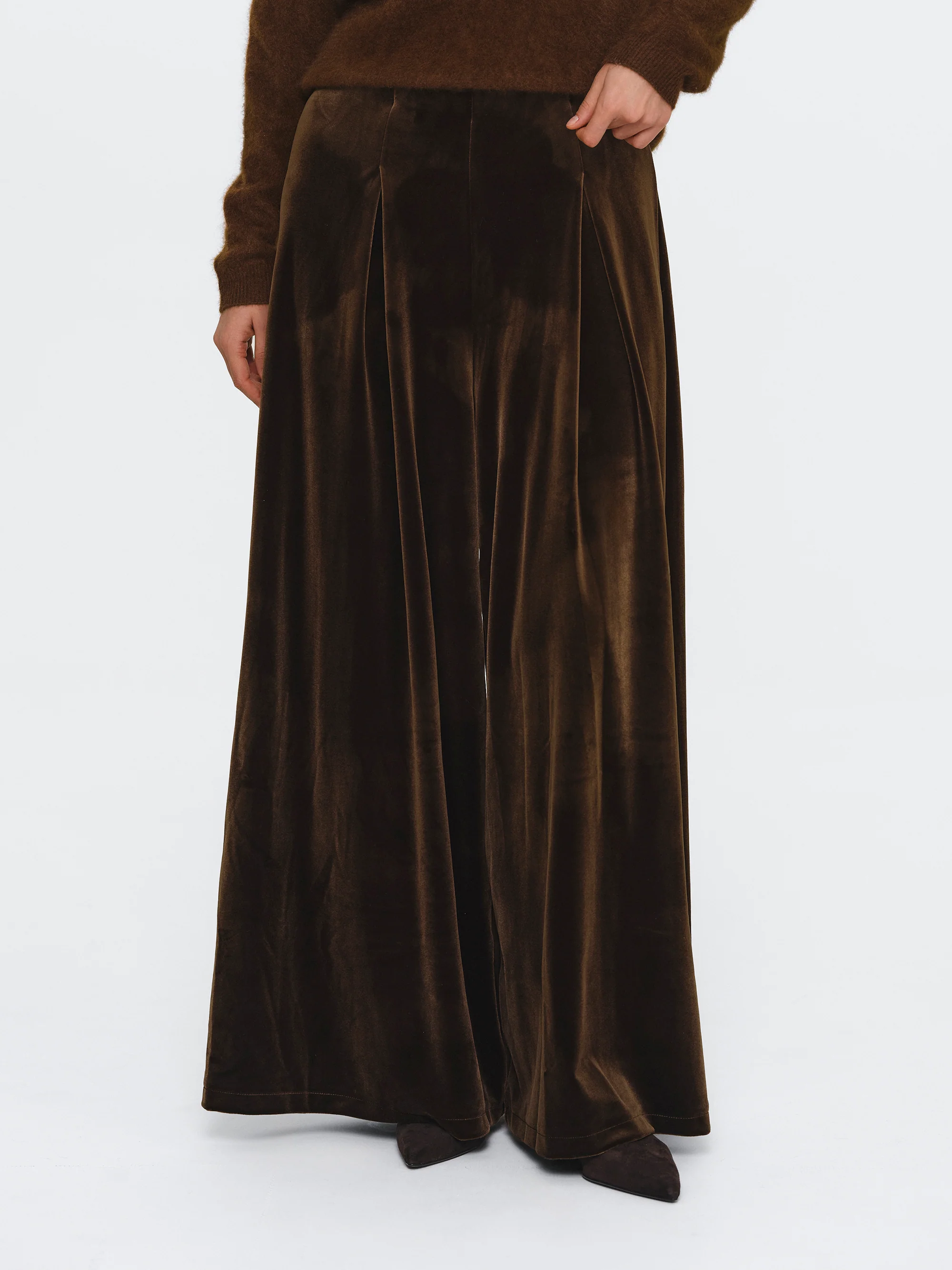 Wide-Leg Velvet Trousers, Brown